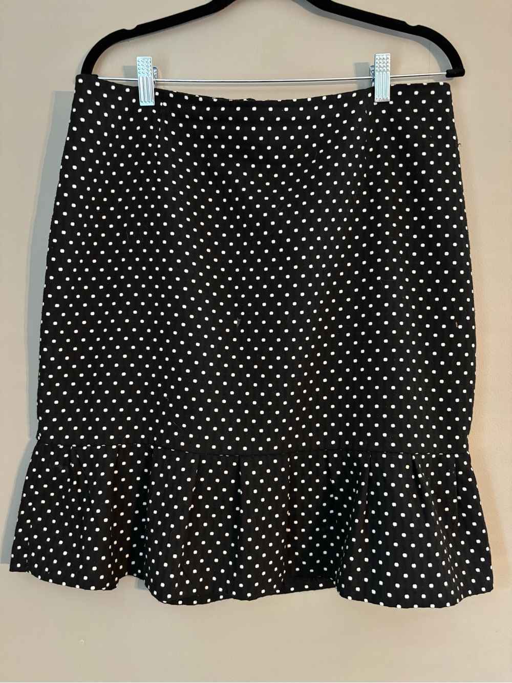 White House Black Market Black Polka Dot Ruffle Hem Women’s Skirt, size 12